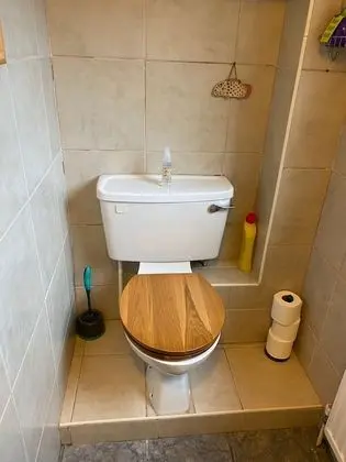Tek Büyük Yataklı Oda, Ortak Banyo (1)