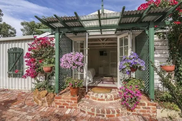 Deluxe Kır Evi, 1 En Büyük (King) Boy Yatak, Sigara İçilmez, Havuz Manzaralı