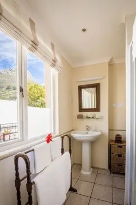 Classic Tek Büyük Yataklı Oda (En-suite)