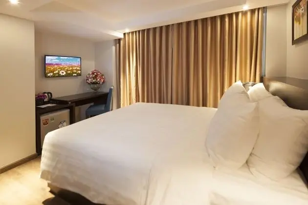 Premium Tek Büyük Yataklı Oda