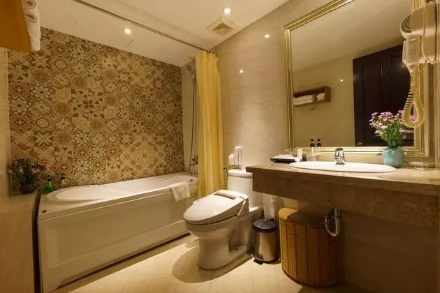 Deluxe Tek Büyük Yataklı Oda, Penceresiz