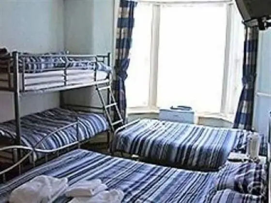 Süit, Banyolu/Duşlu (2 Ad and2Ch 12 yrs Room 5)