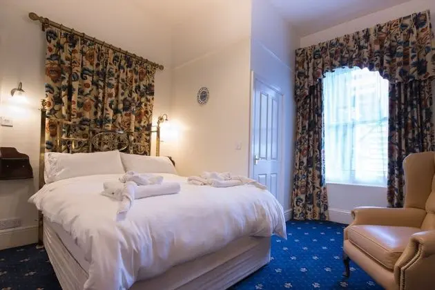 Tek Büyük Yataklı Oda (19 steps to First Floor, Room 6)