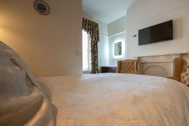 Tek Büyük Yataklı Oda (19 steps to First Floor, Room 6)