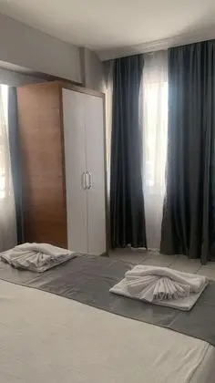 Aile Odası, Havuz Manzaralı, Balkonlu
