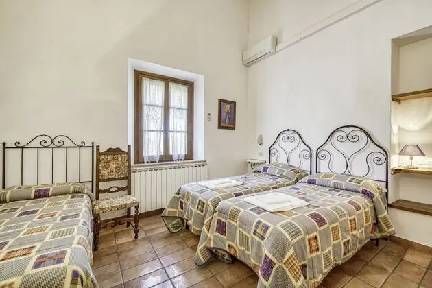 Family Apart Daire, Birden Çok Yatak, 2 Banyolu, Bahçeli (Rosemary apt with shared pool family)