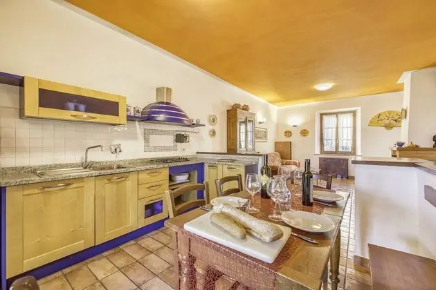 Family Apart Daire, Birden Çok Yatak, 2 Banyolu, Bahçeli (Rosemary apt with shared pool family)