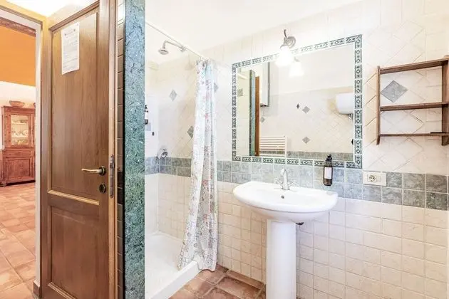 Family Apart Daire, Birden Çok Yatak, 2 Banyolu, Bahçeli (Rosemary apt with shared pool family)