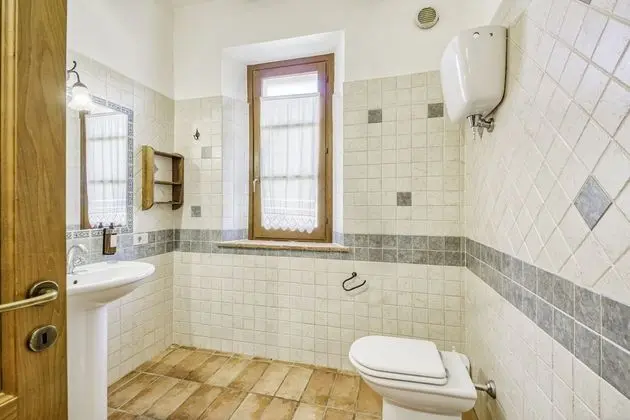 Family Apart Daire, Birden Çok Yatak, 2 Banyolu, Bahçeli (Rosemary apt with shared pool family)