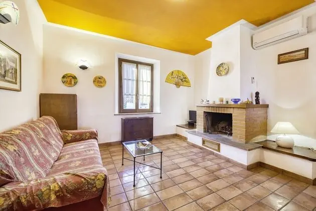 Family Apart Daire, Birden Çok Yatak, 2 Banyolu, Bahçeli (Rosemary apt with shared pool family)