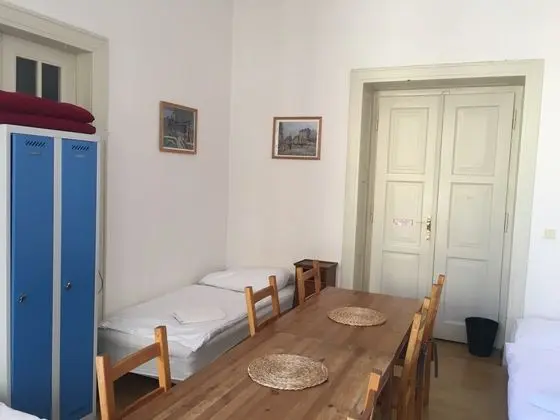 Oda Capacity 5 With Shared Bathroom