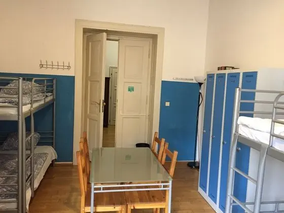 Oda Capacity 5 With Shared Bathroom