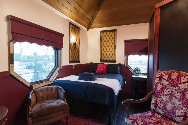 Honeymoon Tek Büyük Yataklı Oda, 1 Büyük (Queen) Boy Yatak, Şehir Manzaralı, Kule