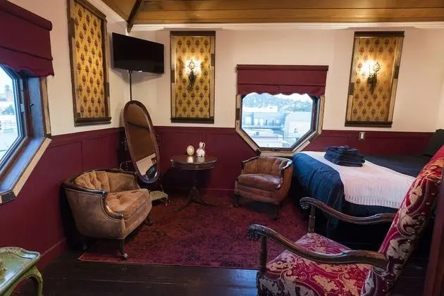 Honeymoon Tek Büyük Yataklı Oda, 1 Büyük (Queen) Boy Yatak, Şehir Manzaralı, Kule