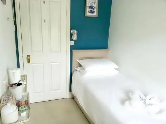 Tek Kişilik Oda, Ortak Banyo (ROOM 4)