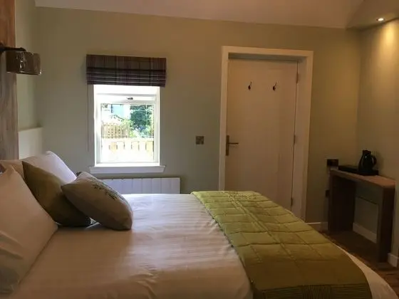 Luxury Tek Büyük Yataklı Oda, Banyolu/Duşlu, Bahçe Manzaralı