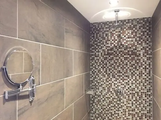 Luxury Tek Büyük Yataklı Oda, Banyolu/Duşlu, Bahçe Manzaralı
