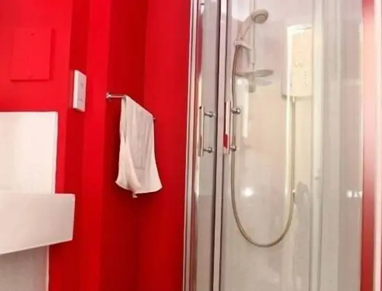 Tek Kişilik Oda, Banyolu/Duşlu