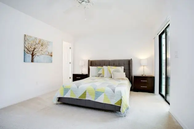 Villa (2569ROSEMONT)