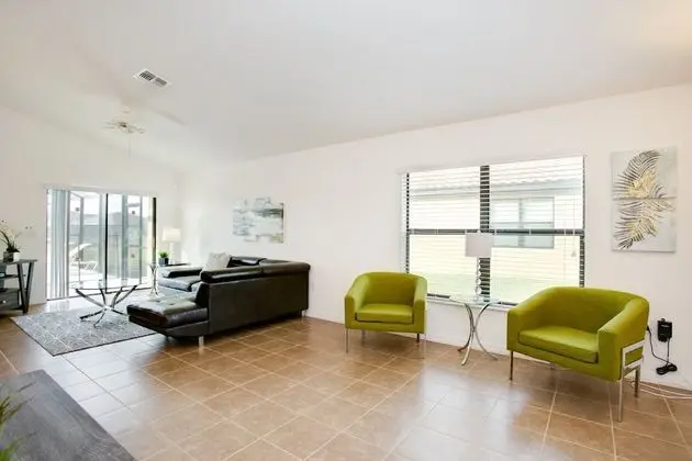 Villa (2569ROSEMONT)