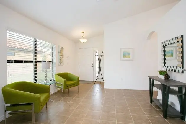 Villa (2569ROSEMONT)