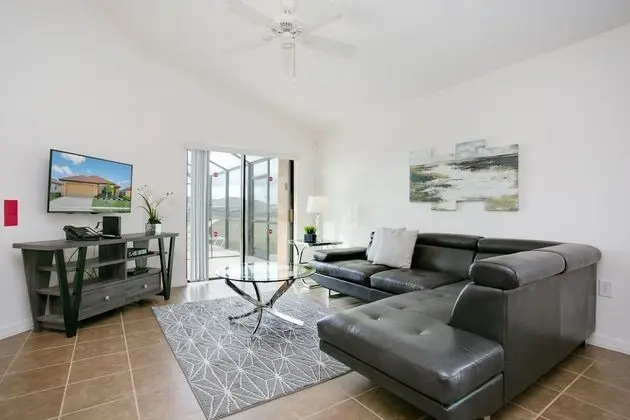 Villa (2569ROSEMONT)