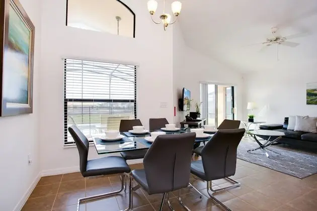 Villa (2569ROSEMONT)