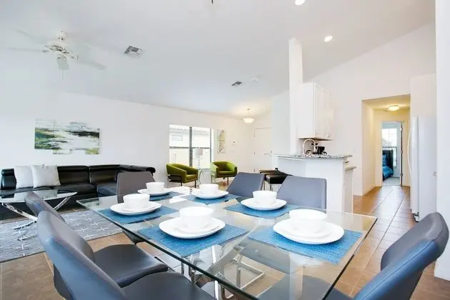 Villa (2569ROSEMONT)
