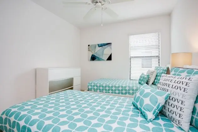 Villa (2569ROSEMONT)