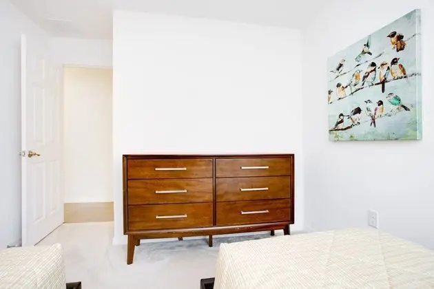 Villa (2569ROSEMONT)