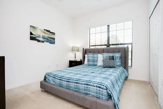 Villa (2569ROSEMONT)