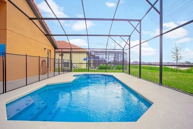 Villa (2569ROSEMONT)