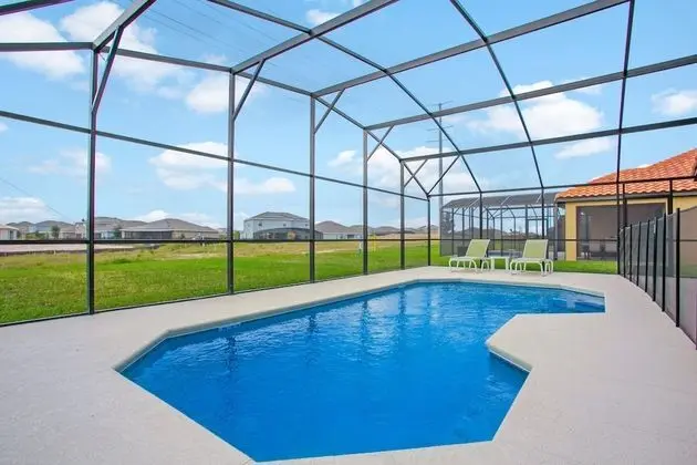 Villa (2569ROSEMONT)
