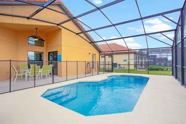 Villa (2569ROSEMONT)