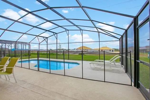 Villa (2569ROSEMONT)