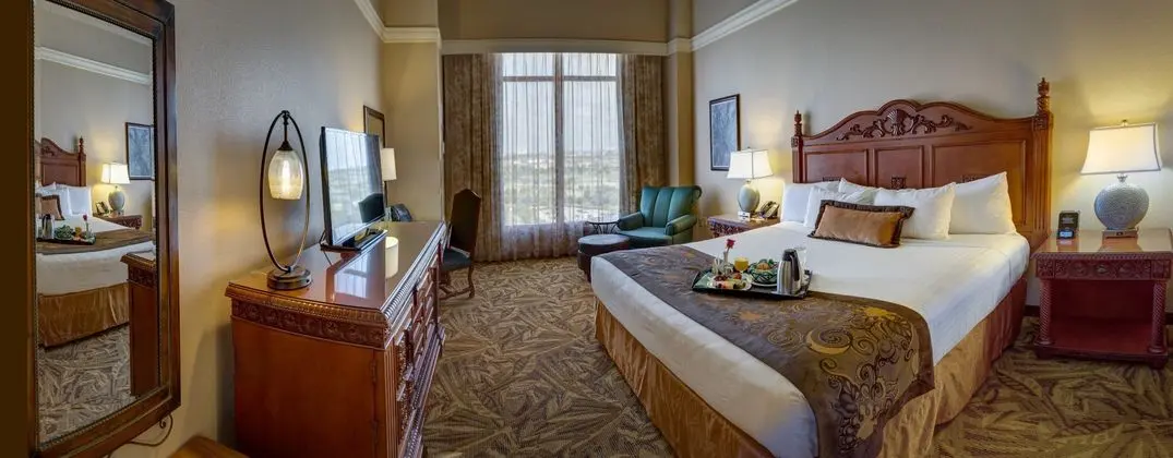 Çift ​​kişilik Deluxe King Bed