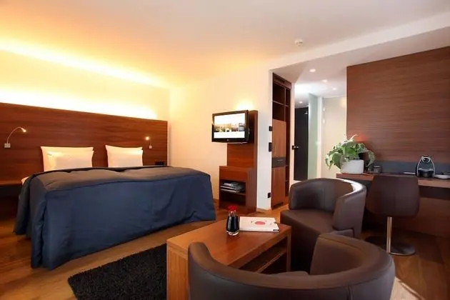 Junior Süit, Balkon