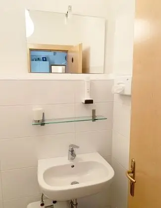 Standard Oda, 2 Tek Kişilik Yatak, Sigara İçilmez, Ortak Banyo