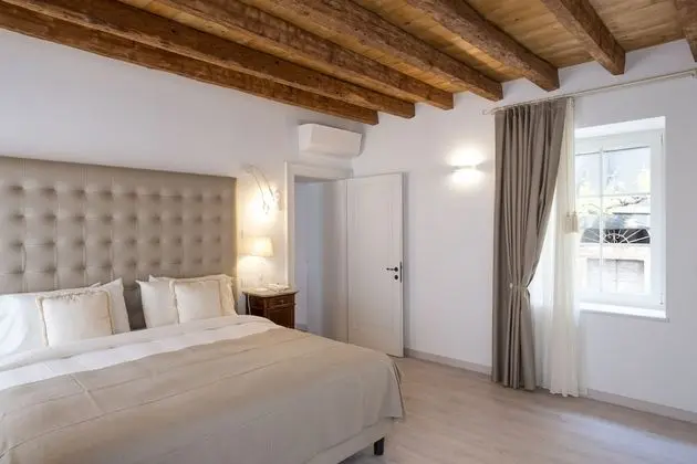 Deluxe Süit, Kısmi Göl Manzaralı