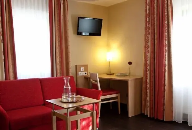 Deluxe Tek Büyük Yataklı Oda (2 Adults + 2 Children)