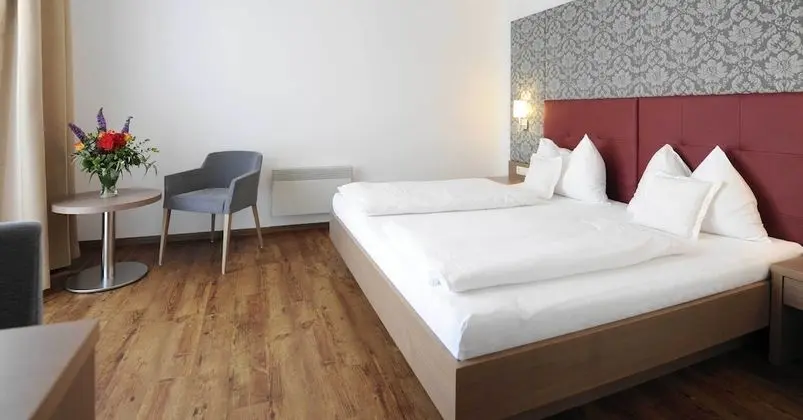 Tek Büyük Yataklı Oda, Balkon