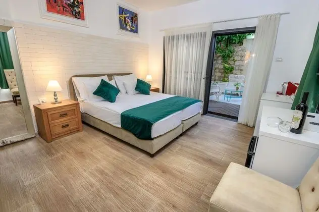 Comfort Tek Büyük Yataklı Oda