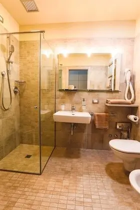 Classic Tek Büyük veya İki Ayrı Yataklı Oda