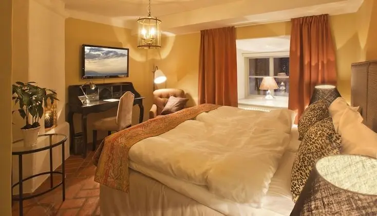 Superior Tek Büyük veya İki Ayrı Yataklı Oda (Located in Castle Wing)