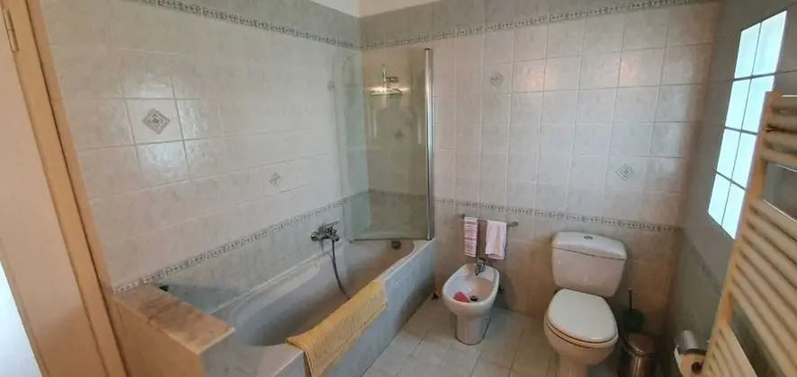 Apart Daire, 1 Büyük (Queen) Boy Yatak