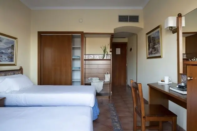 Tek Büyük Yataklı Oda