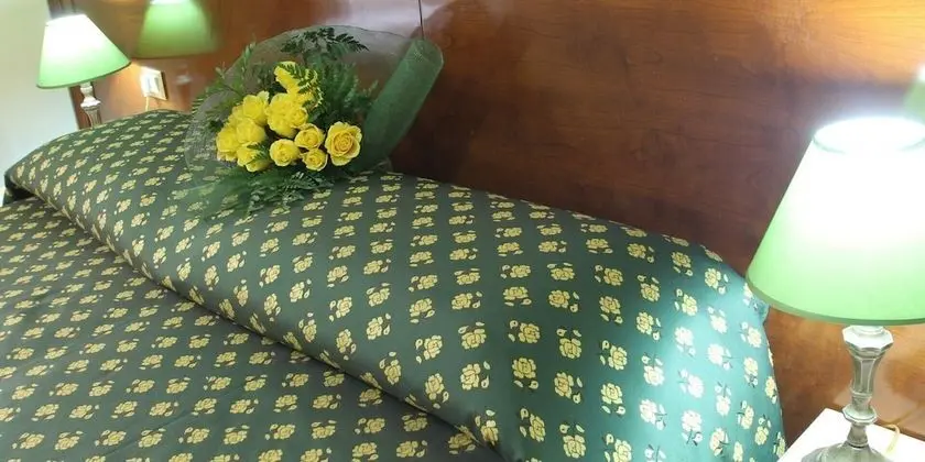 Büyük Yataklı Tek Kişilik Oda