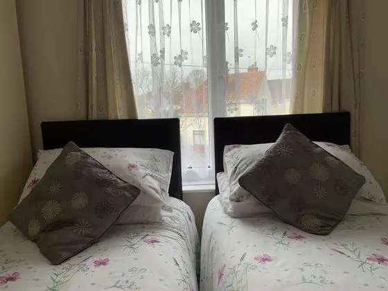 Tek Büyük veya İki Ayrı Yataklı Oda, 1 Çift Kişilik Yatak, Sigara İçilmez