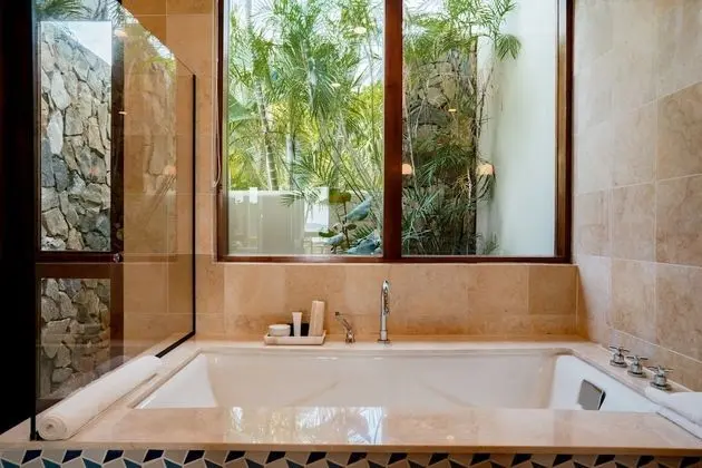 Junior Süit, 2 Büyük (Queen) Boy Yatak, Okyanus Manzaralı