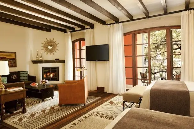 Colonial King Room